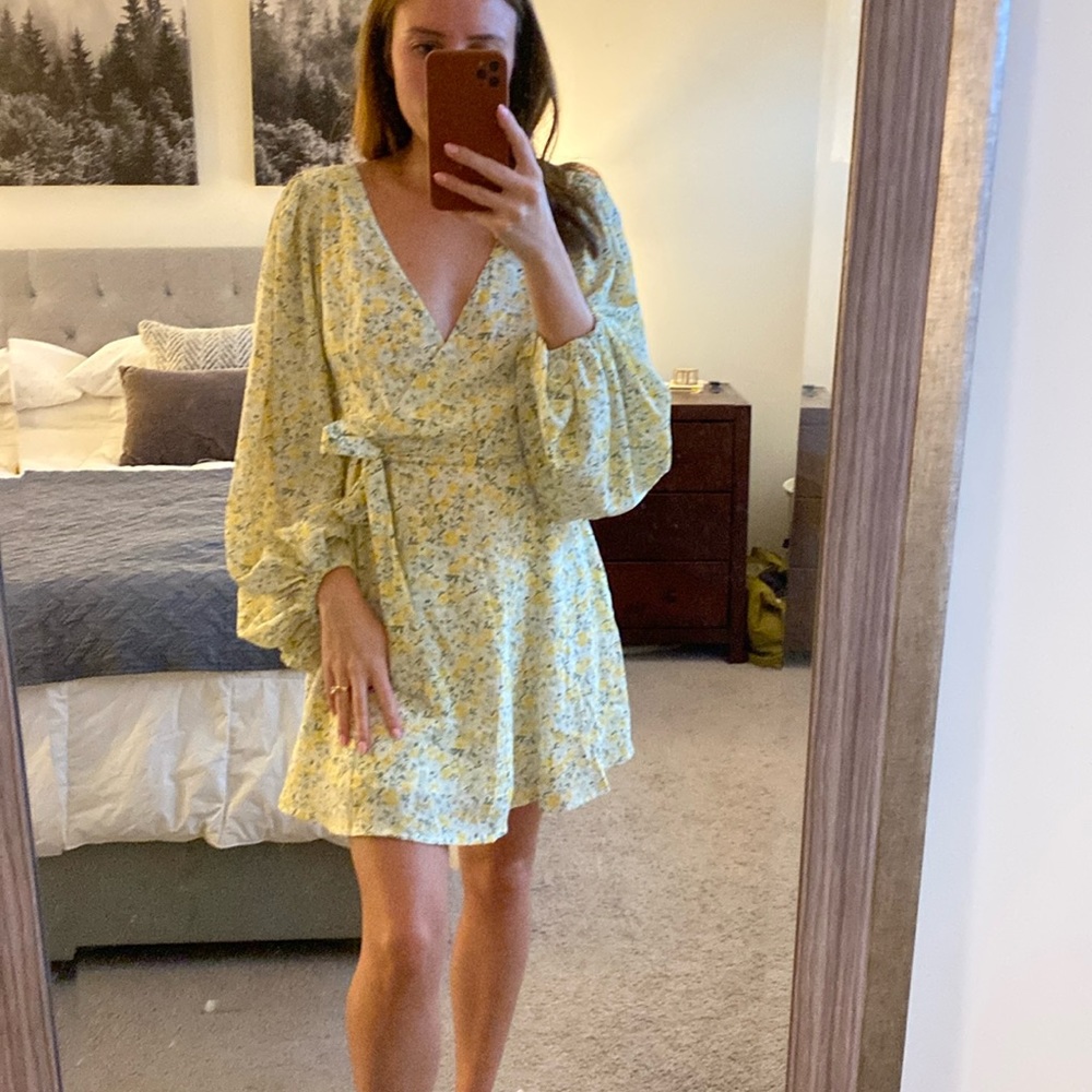NWT Kiss The Sky Wrap Dress